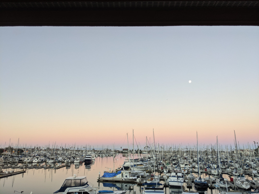 文图拉港快捷假日&套房酒店主图