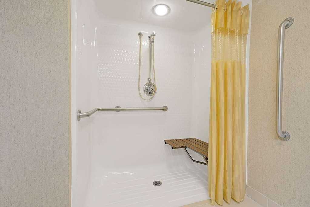 Days Inn by Wyndham Eagan Minnesota near Mall of America主图