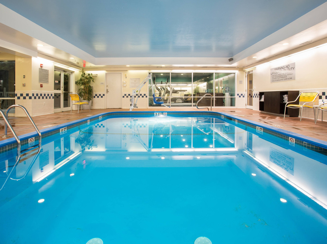 波士顿米尔福德费尔菲尔德客栈&套房酒店主图