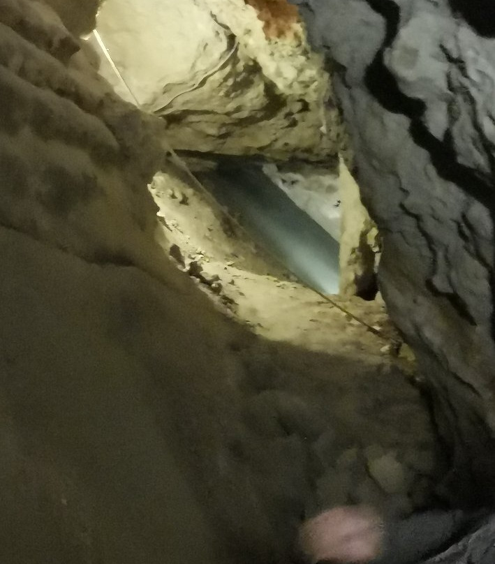 Les Grottes Petrifiantes景点图片