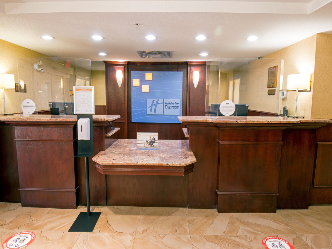 Holiday Inn Express & Suites Edson By IHG主图