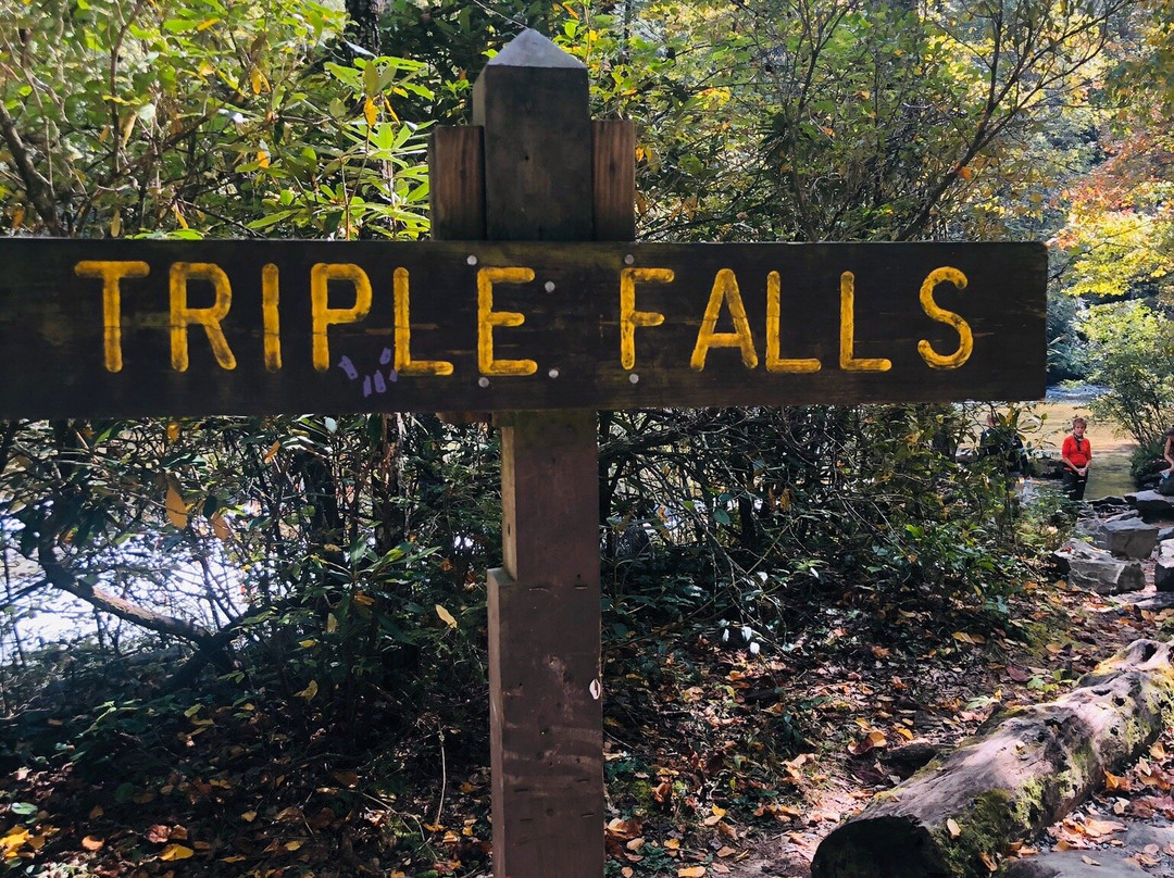 Triple Falls Trail景点图片