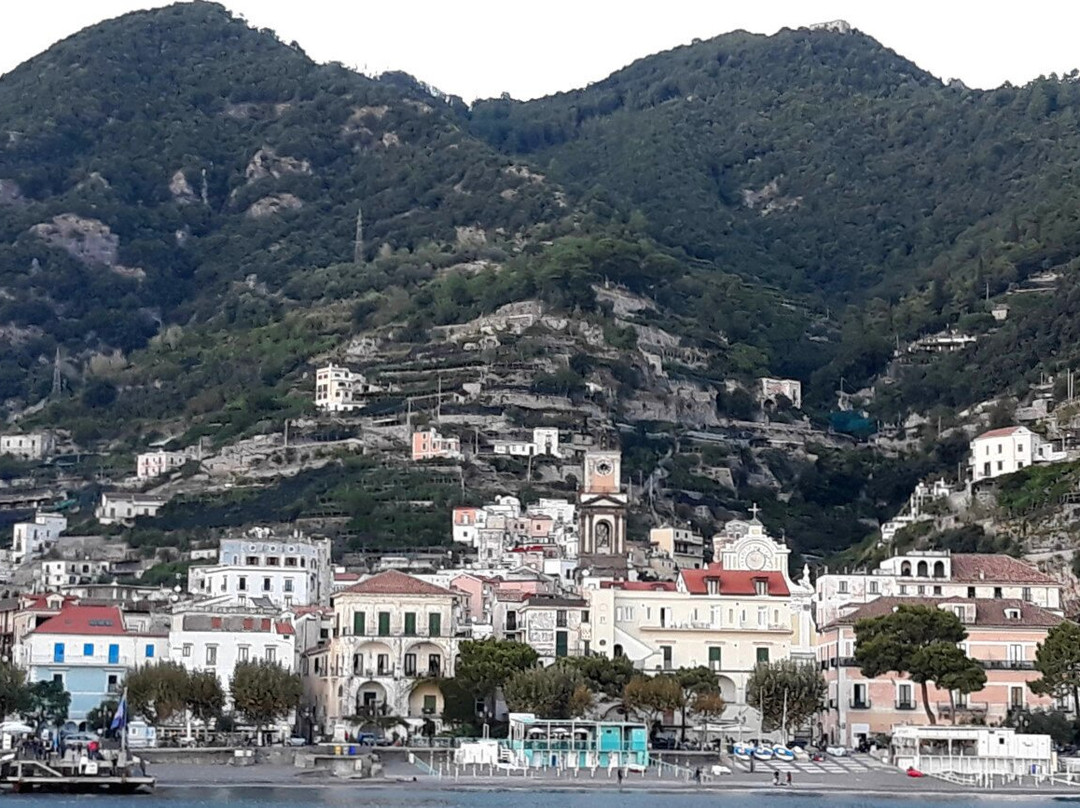 Piazza centrale minori-米诺利必去景点