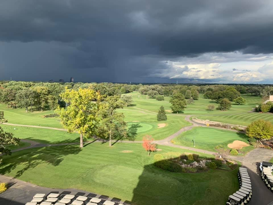 Eaglewood Resort & Spa主图