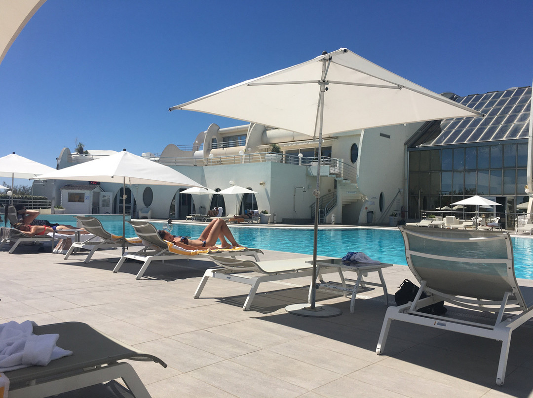 莱斯珊瑚海水浴温泉酒店主图