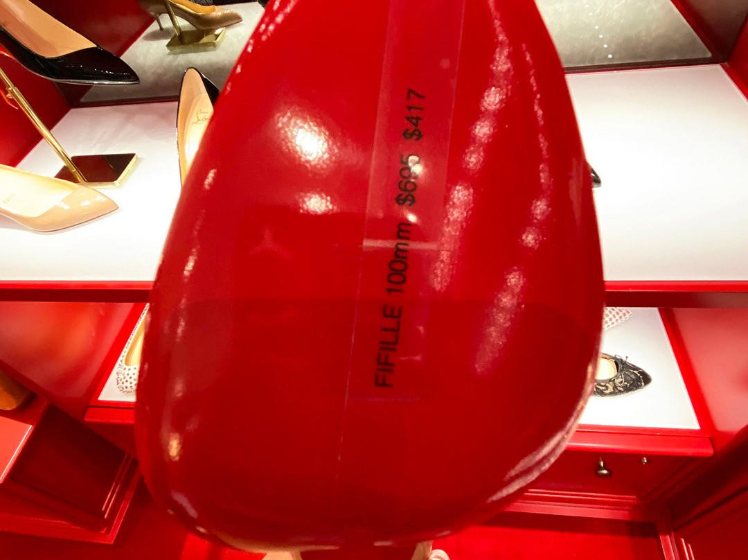 Christian Louboutin Outlet-卡巴宗必去景点