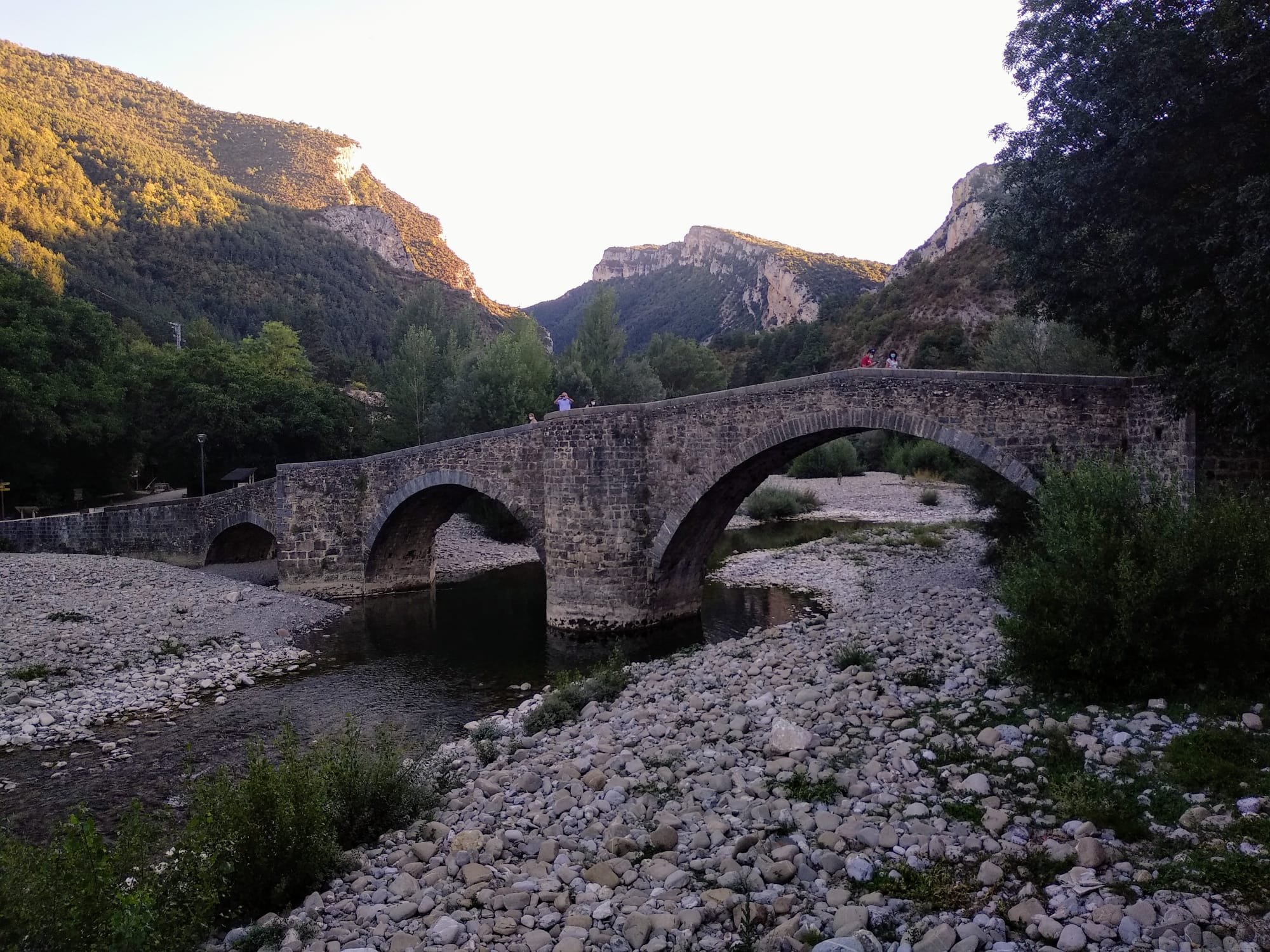 El Almadiero-官方