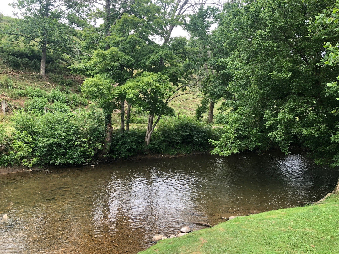 Sinking Creek Covered Bridge-Newport必去景点