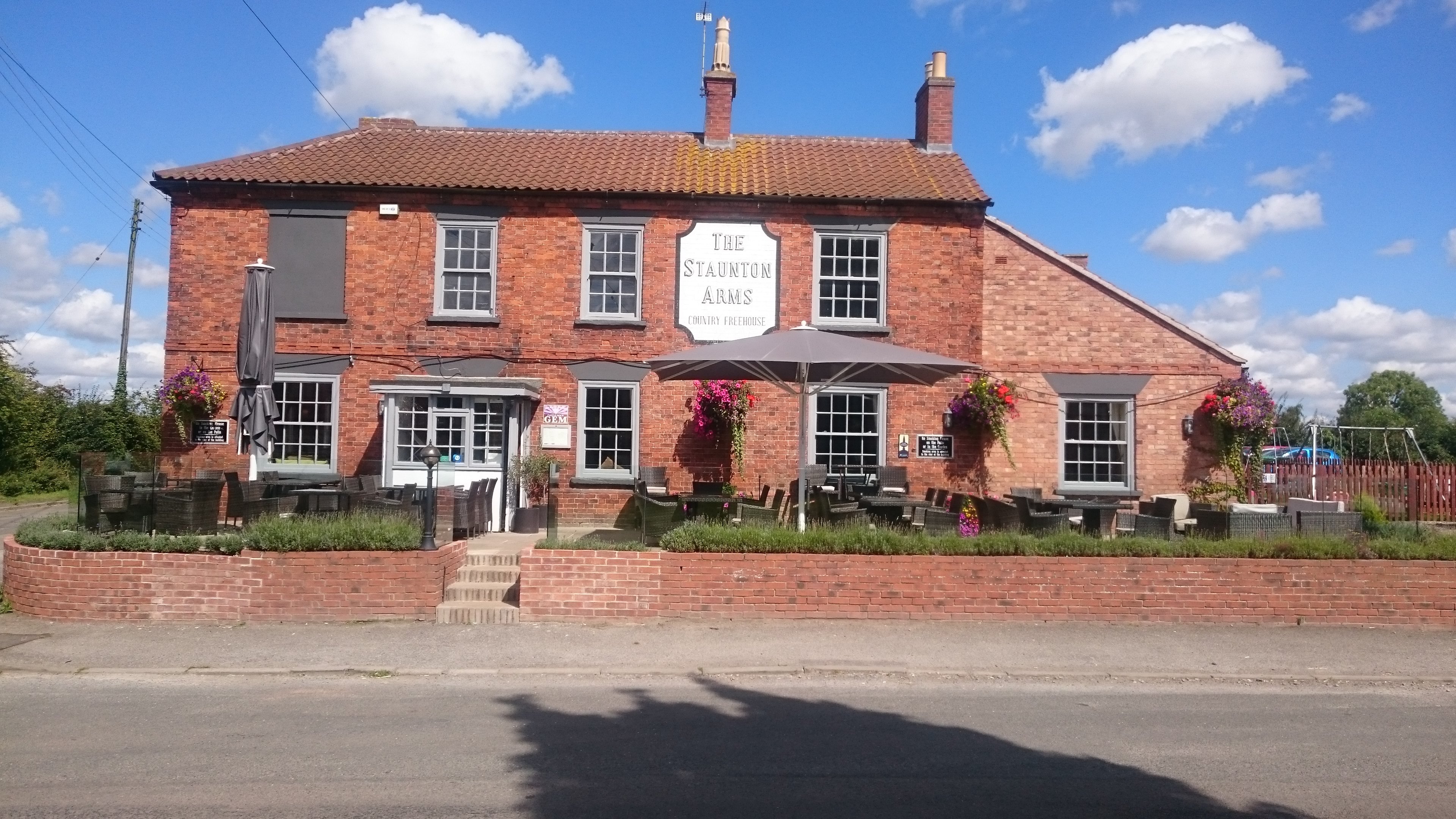 The Staunton Arms-官方