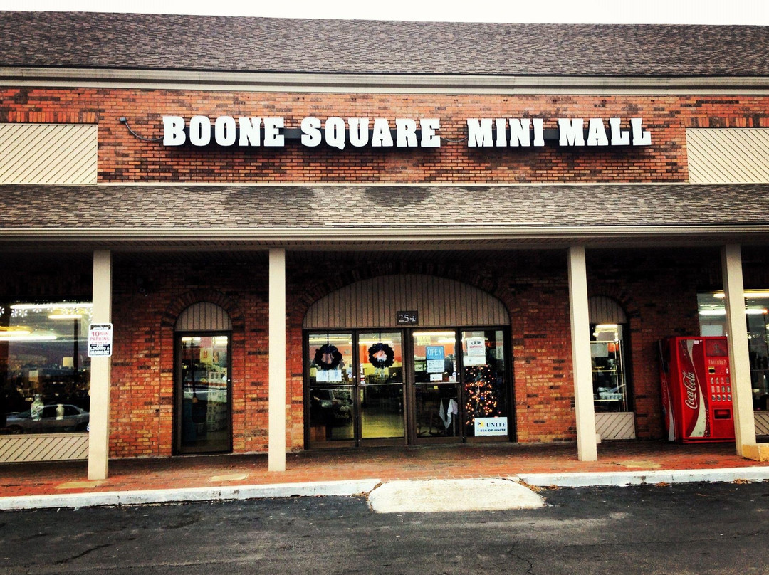 Boone Square Mini Mall-Berea必去景点