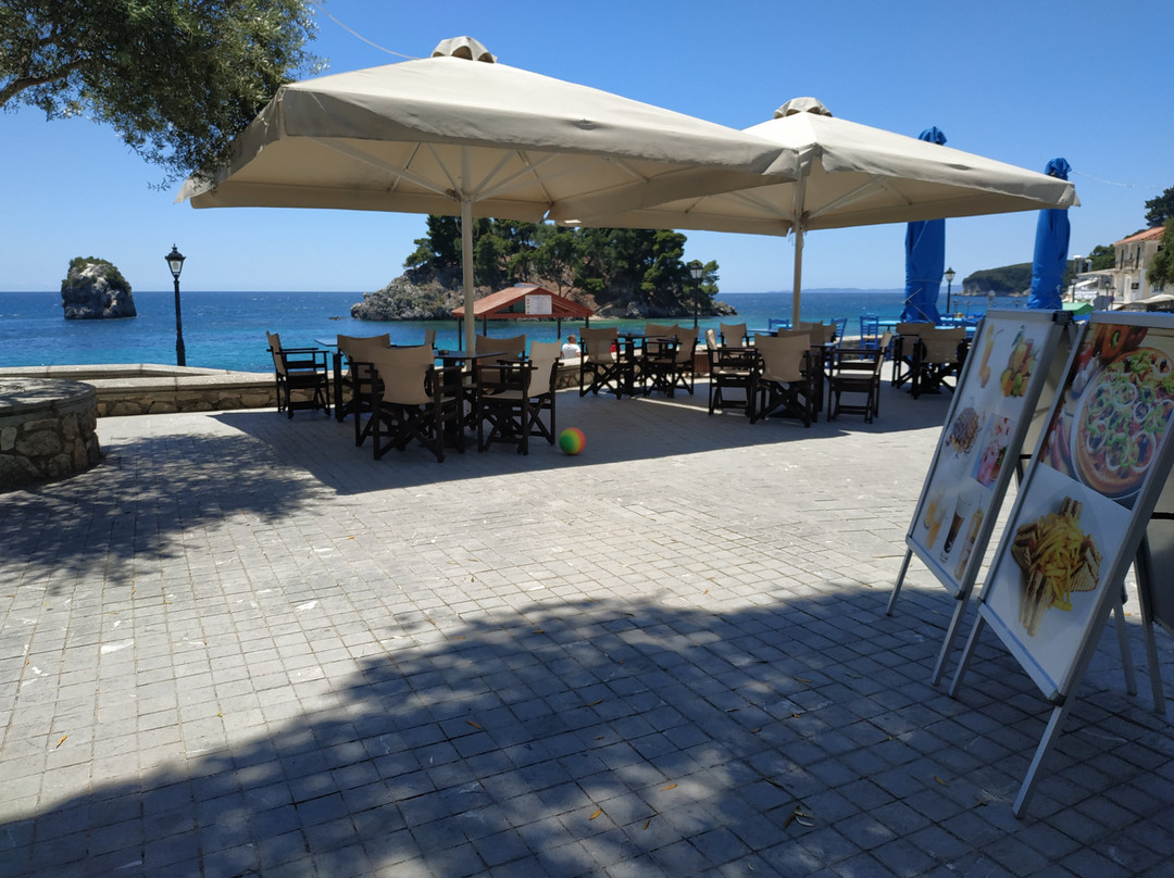Kanaris Square Snack Cafe