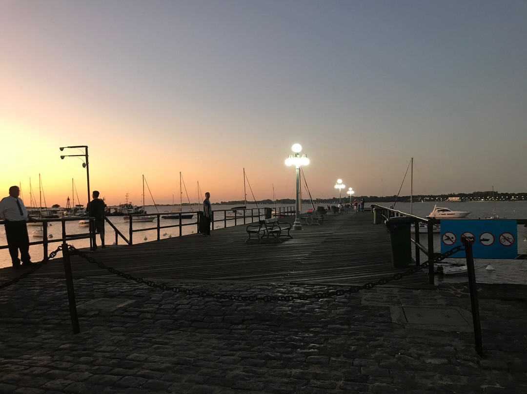 Muelle del Puerto de Yates-科洛尼亚·德尔萨克拉门托城必去景点