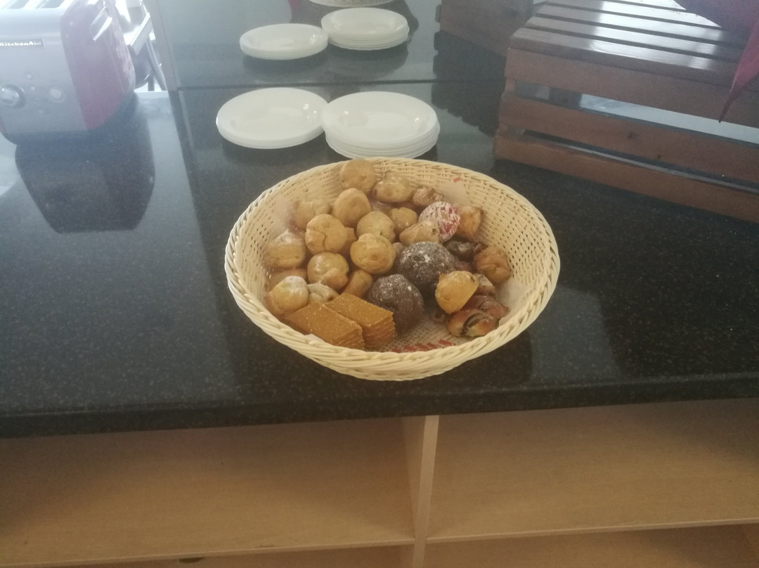 阿兹姆酒店主图