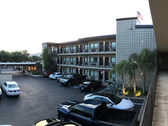 Sole Inn and Suites主图