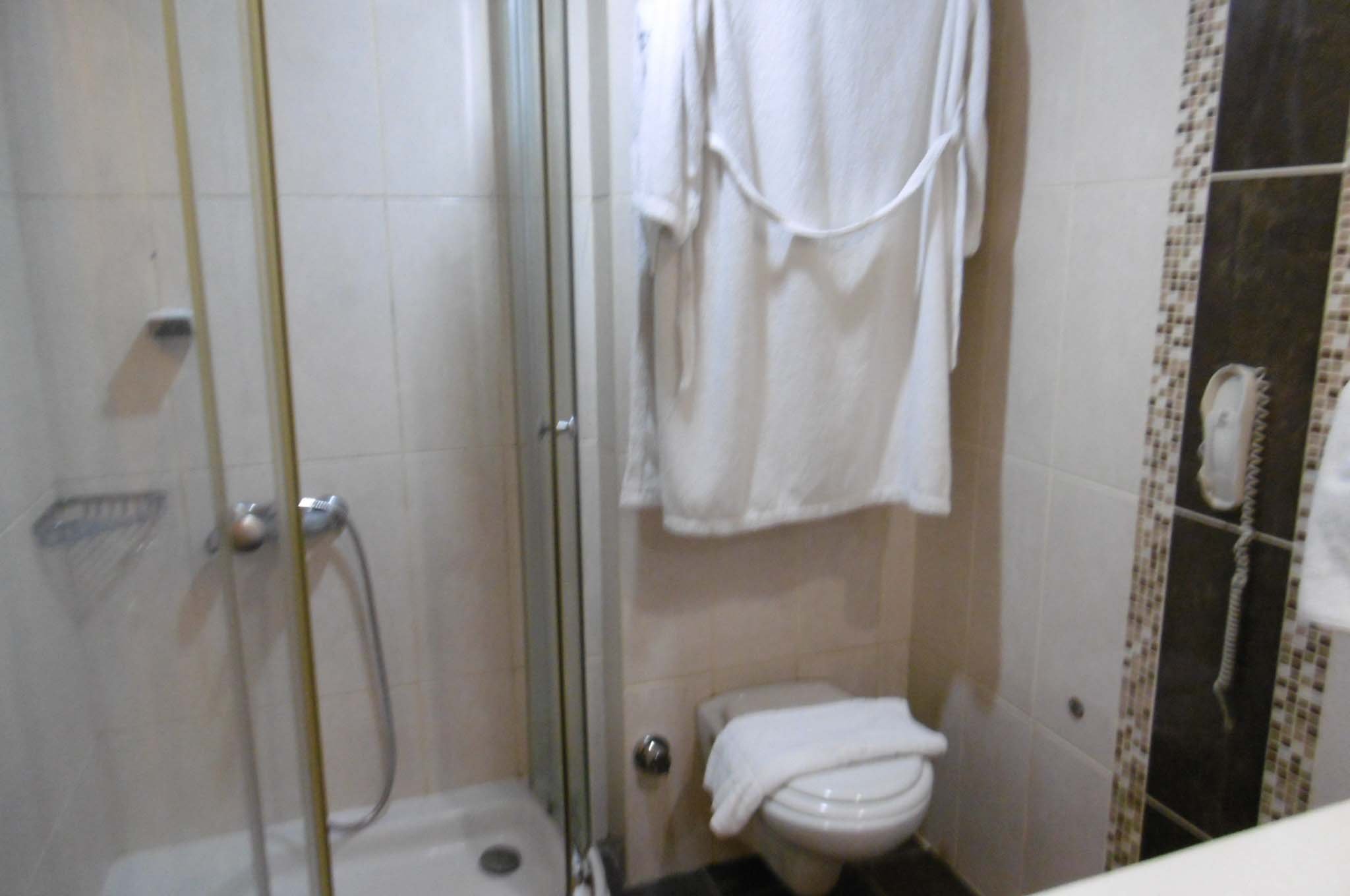 Uptown Büyük Anadolu Girne-浴室