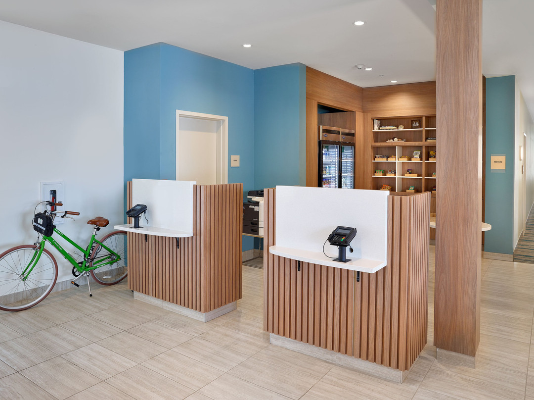 Element Edmonton West主图