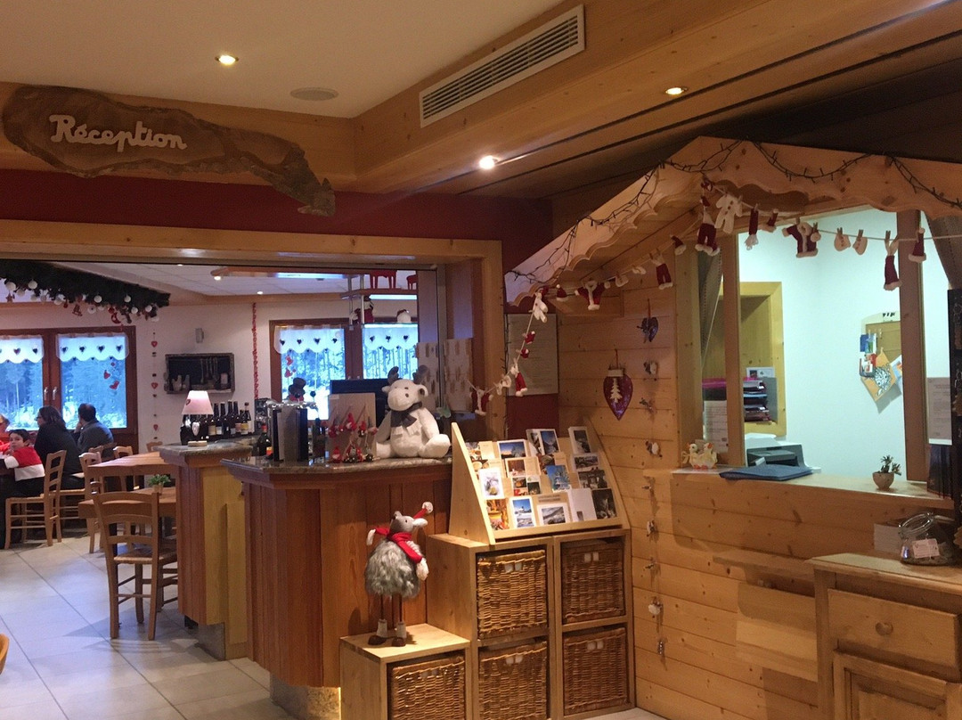 Logis Hôtel le Vétiné主图