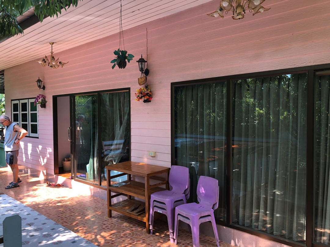 瓦拉卡班素仁安帕瓦酒店主图