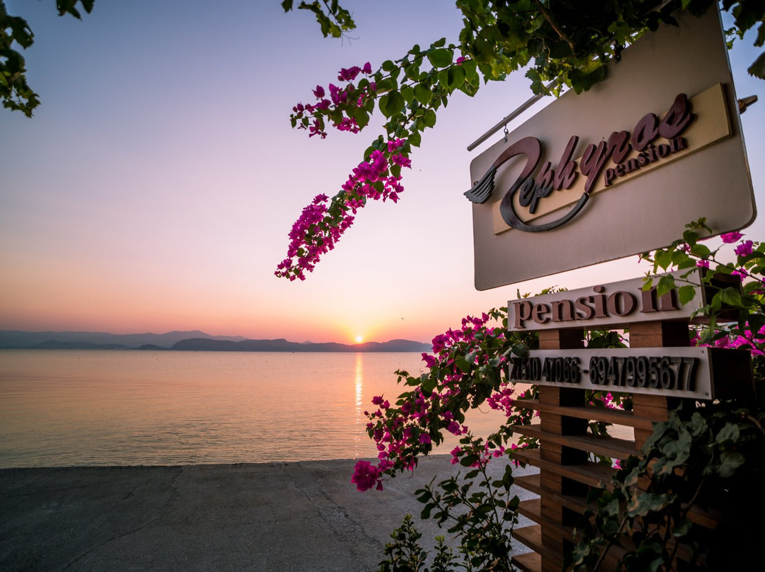 Zephyros Seaside Pension