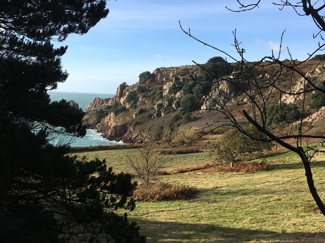 Beauport Beach-St. Aubin必去景点