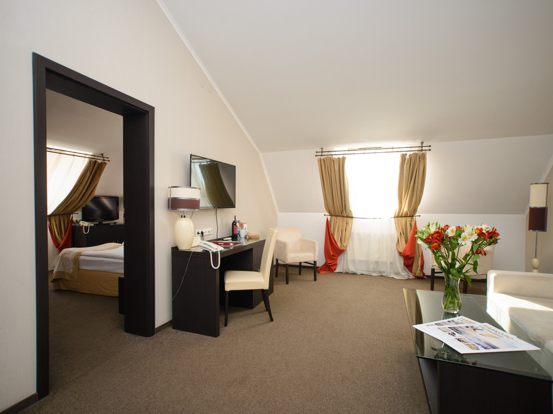 Optima Collection Kharkiv主图