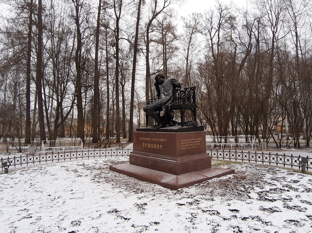 Monument to Pushkin-Lyceum Student-普希金必去景点