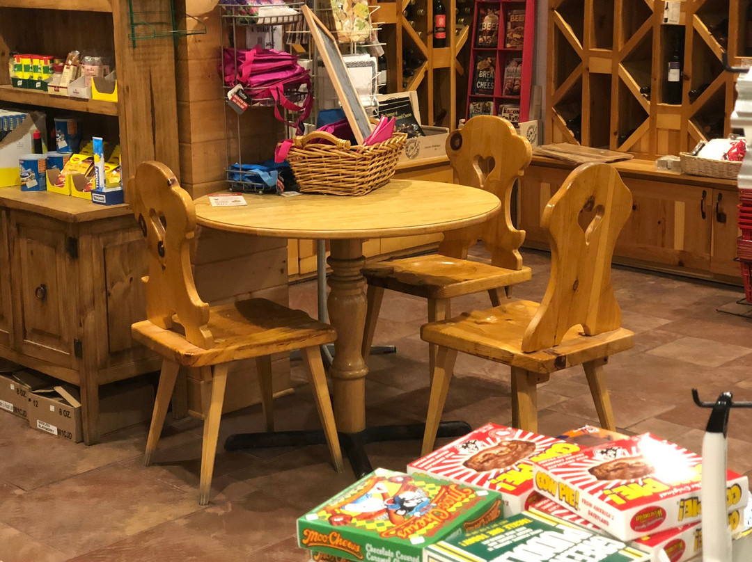 The Alp and Dell Cheese Store-Monroe必去景点