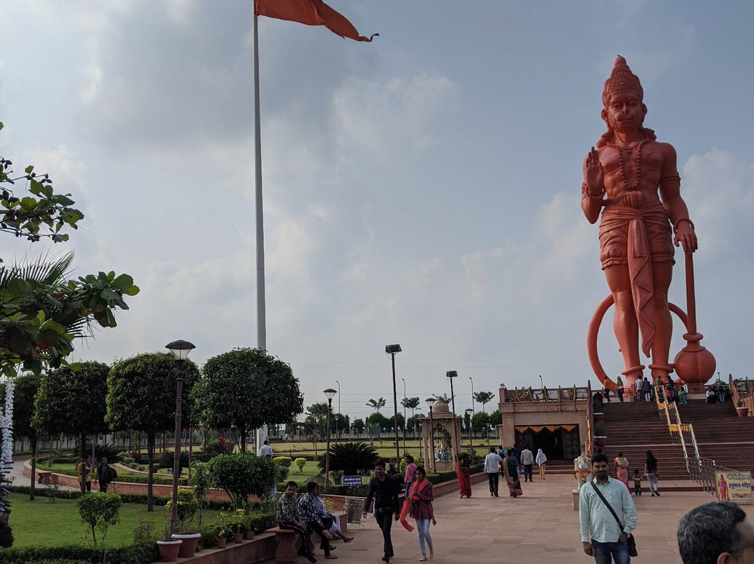 101 Ft. Hanuman Idol景点图片