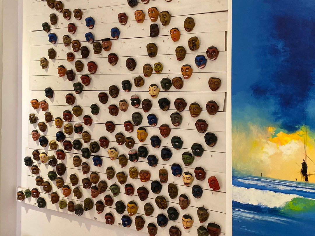 Saffron Robes-希克杜沃必去景点