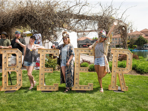 Gibbons Festivals & Events-基洛纳必去景点