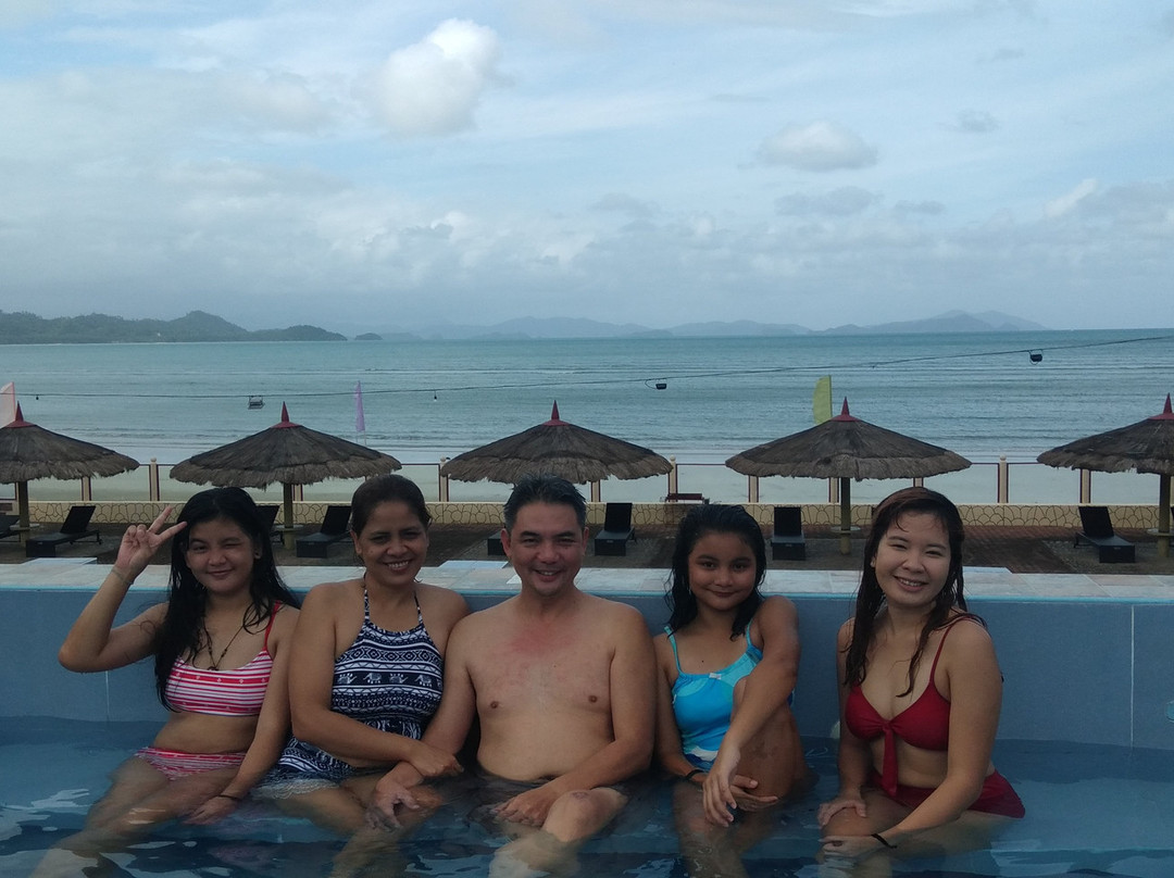 Foxy's Beach Resort主图