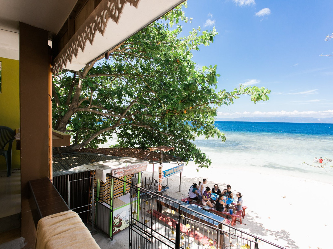 Grandeur Beach Resort主图