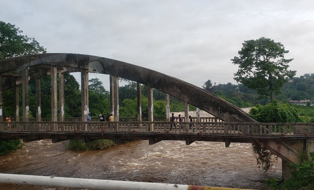 Pont Du Djoue-布拉萨市必去景点