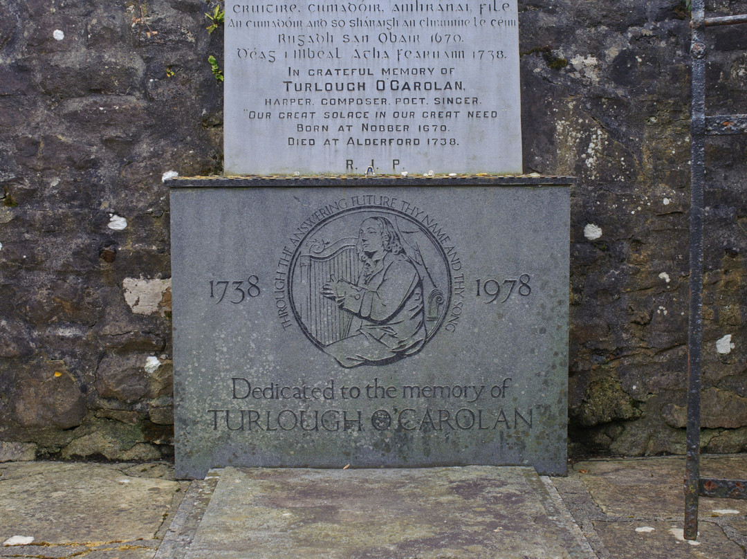 Kilronan Abbey, Turlough O'Carolan's grave, Irish Bard景点图片