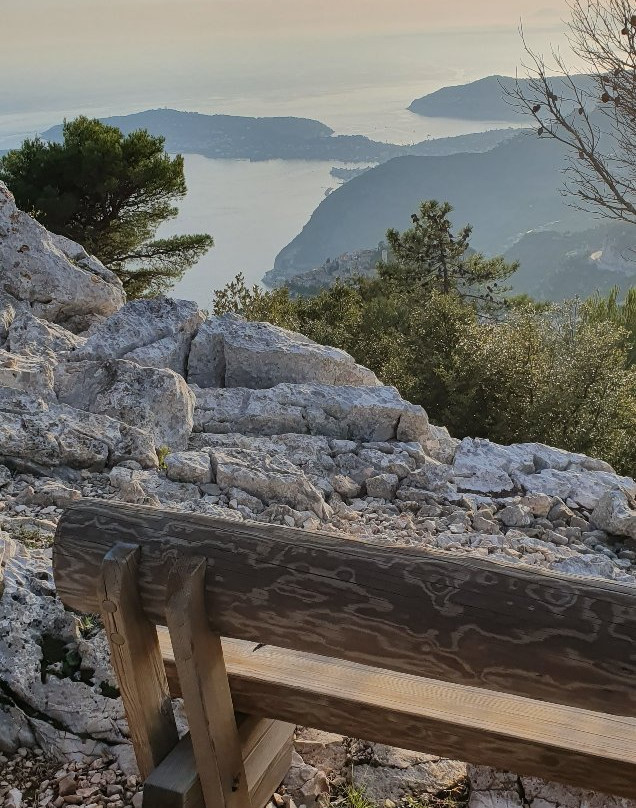 Fort De La Revère-埃兹必去景点