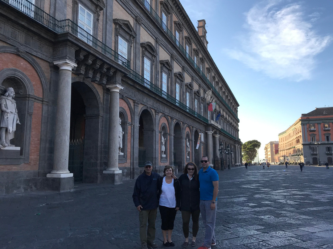 Limousine Cruise Service-奇维塔韦基亚必去景点