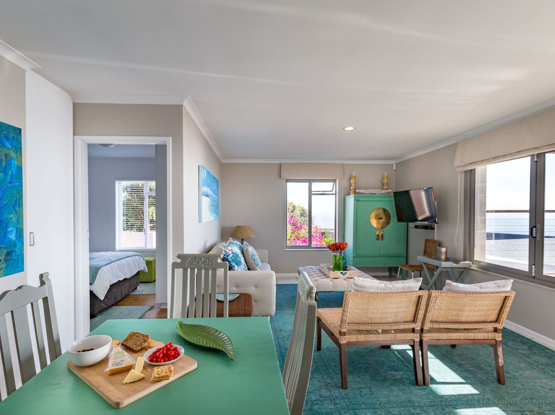 Watercolours Studios主图