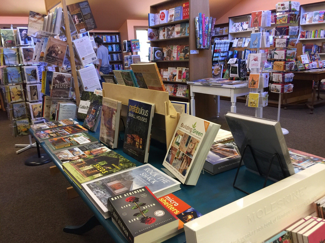 Cannon Beach Bookstore景点图片