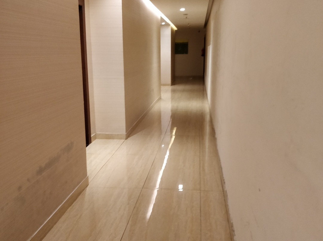 M crown Hotel主图