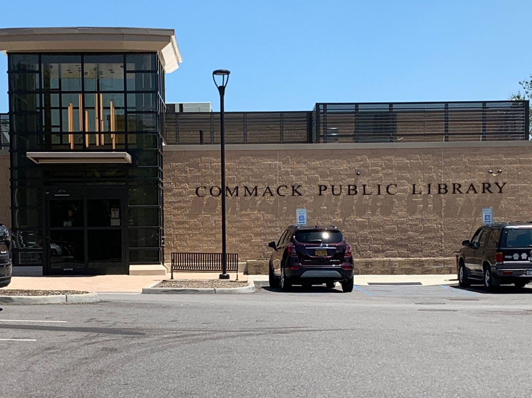 Commack Public Library