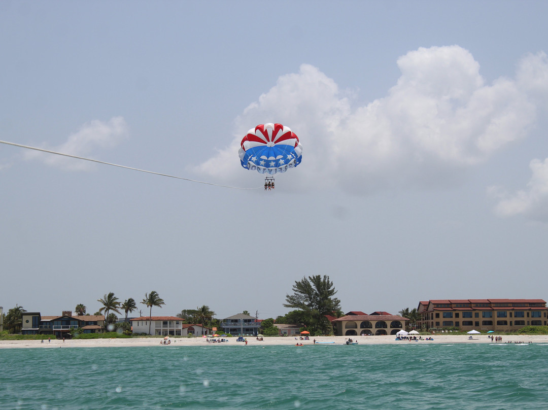 Englewood Parasailing & Tours景点图片