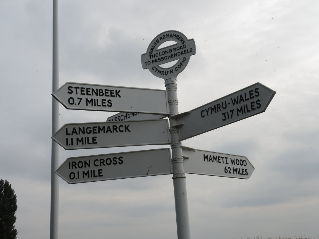 Welsh Memorial in Flanders Campaign景点图片