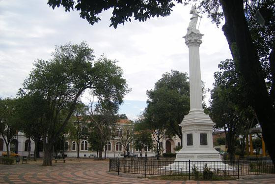 Plaza Parque Colon景点图片