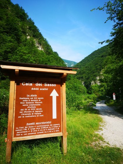 Cala del Sasso景点图片