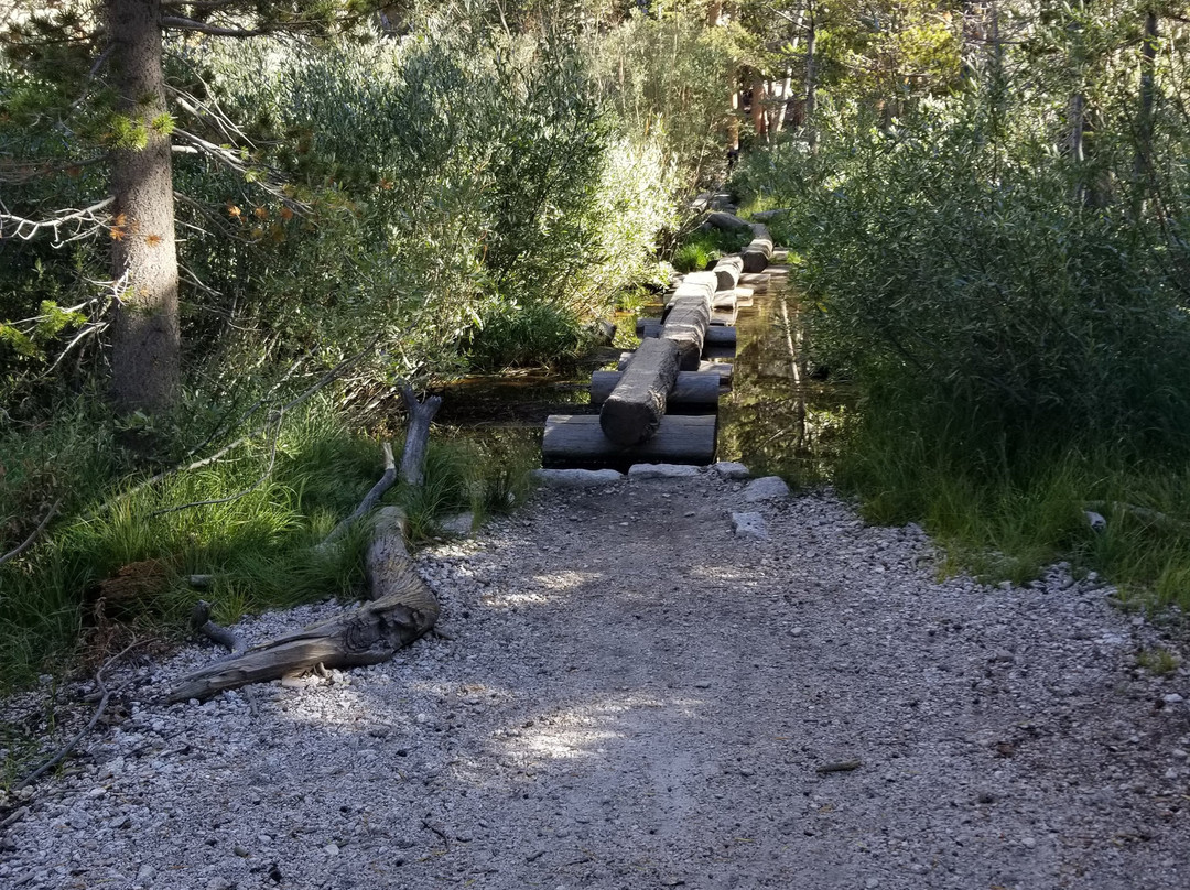 Lone Pine Lake-隆派恩必去景点