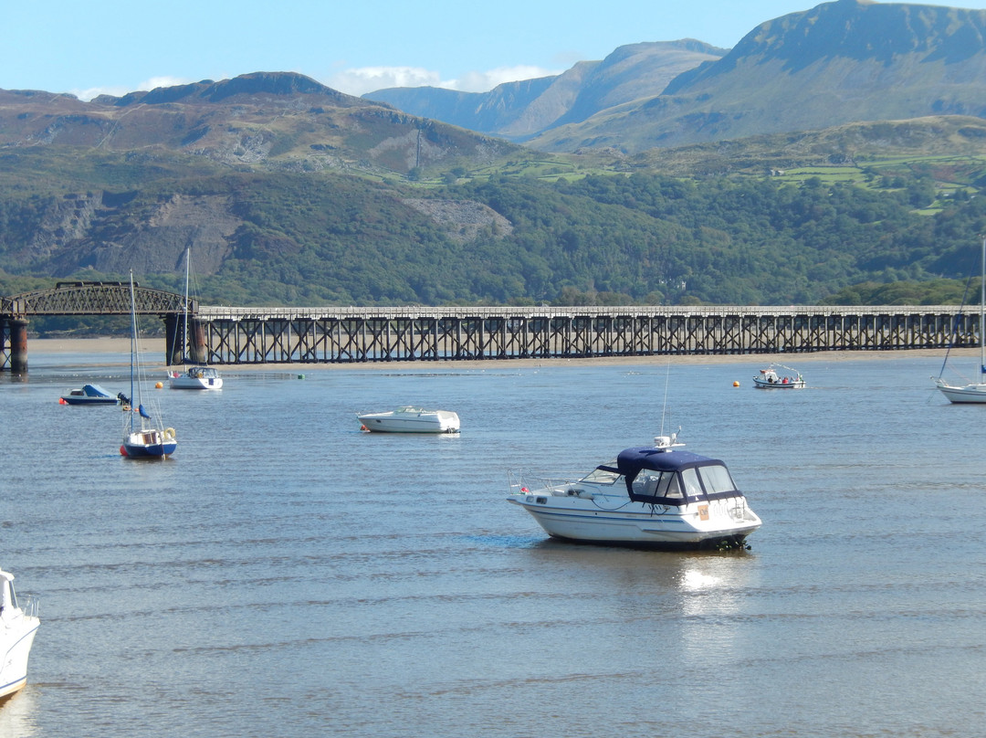 Barmouth Harbour景点图片