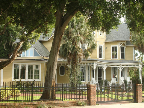 Krisula's Walking Tours-塔彭斯普林斯必去景点