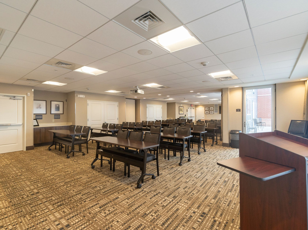 Staybridge Suites Marquette By Ihg主图