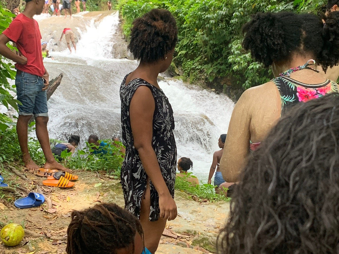 Steer Town旅游景点-Benta River Falls