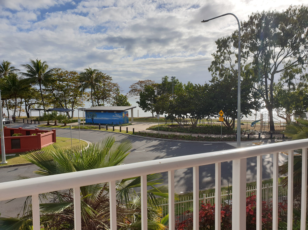 Cairns Beach Resort主图